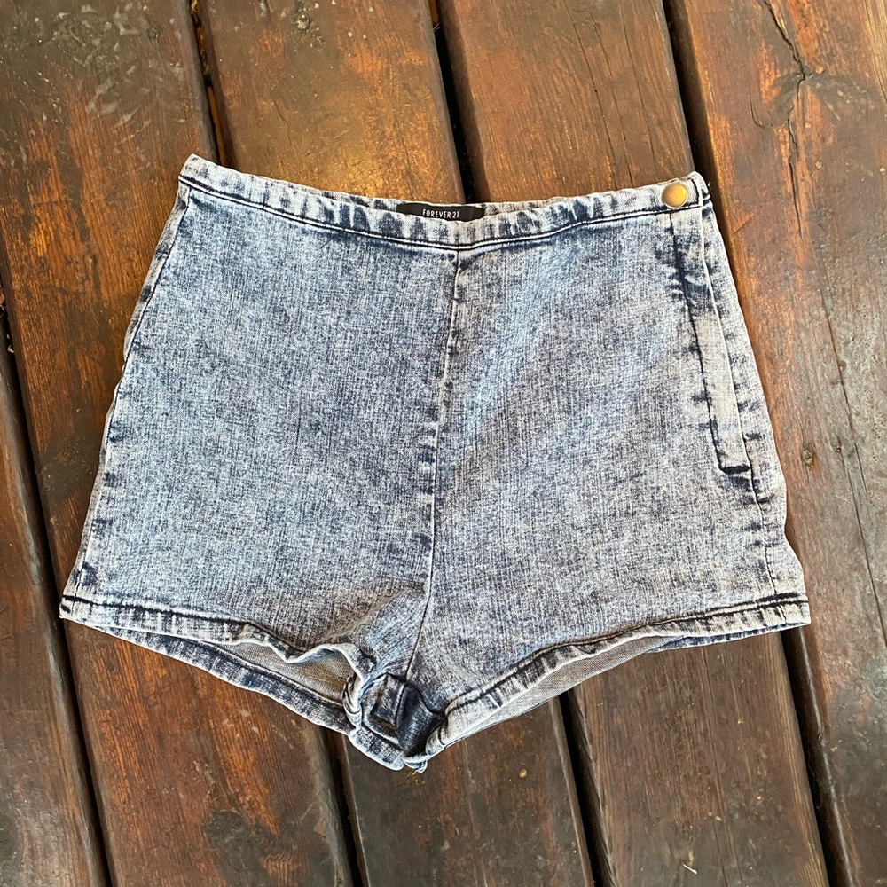 Forever 21 acid wash Jean shorts